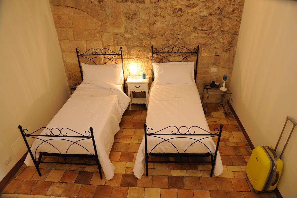 Il Nido Dei Falchi B&B Altamura Rum bild